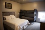 Room 301 - Queen and twin bunk bed - Sleeps 4